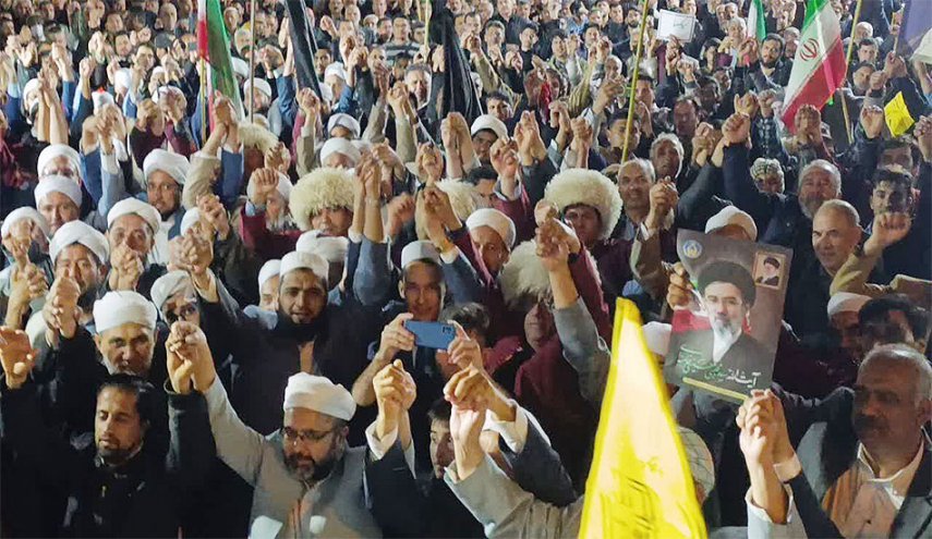 محافظة كلستان.. علماء اهل السنة يشيدون برد قائد الثورة الاسلامية