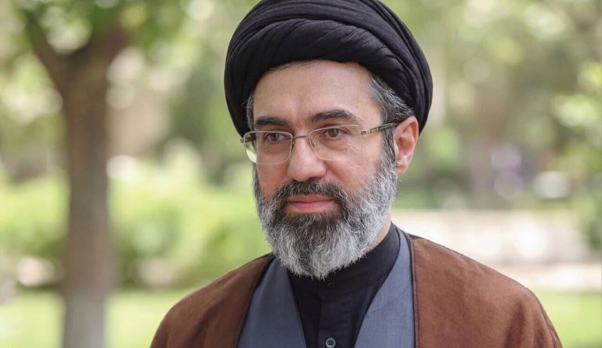 قائد الثورة الاسلامية يعزي باستشهاد كمال خرازي