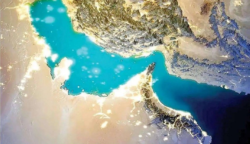 تردد شناور‌های نظامی از تنگه هرمز کماکان ممنوع است