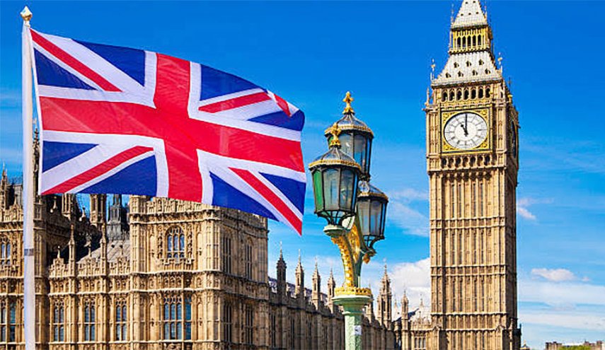 بلومبرغ: الاقتصاد البريطاني يدفع ثمن الحرب والخلافات تتفاقم مع أمريكا