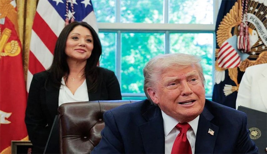 وزيرة العمل في حكومة ترامب تستقيل من منصبها للعمل بالقطاع الخاص!!