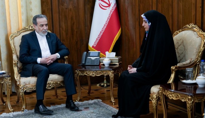 دیدار مهدیه اسفندیاری با وزیر امور خارجه