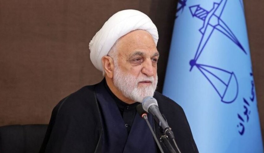 محتکران و گرانفروشان کالاهای اساسی منتظر برخورد بدون مماشات عدلیه باشند