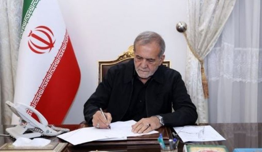 پزشکیان قهرمانی مقتدرانه تیم کشتی فرنگی نوجوانان در آسیا را تبریک گفت