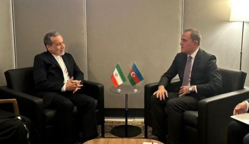 تأکید بر روابط دوستانه و تاریخی تهران و باکو در پیام عراقچی به وزیر خارجه آذربایجان