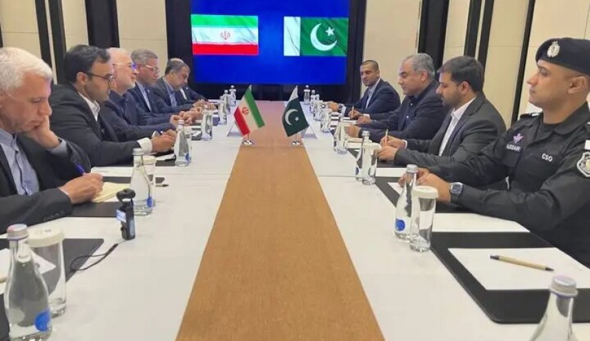 مومنی: تجارت ایران و پاکستان باید به ده میلیارد دلار افزایش یابد
