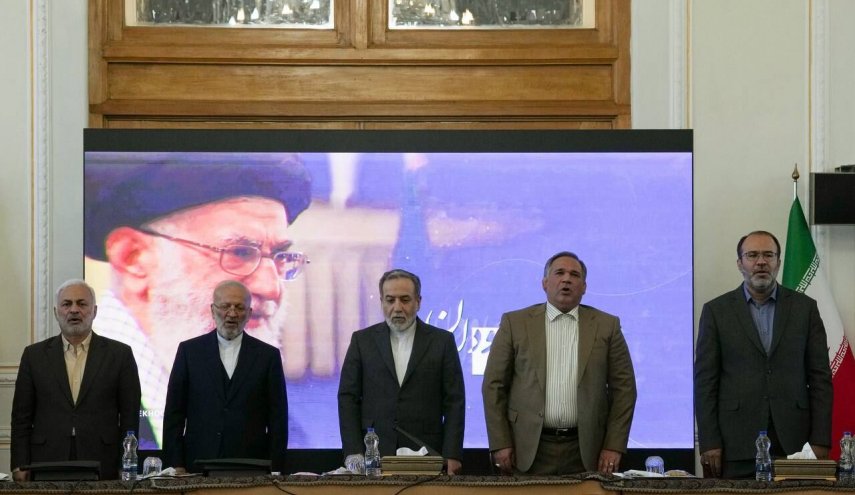 عراقچی: وزارت خارجه آماده همکاری با مجلس به منظور تحقق اهداف اقتصادی کشور است