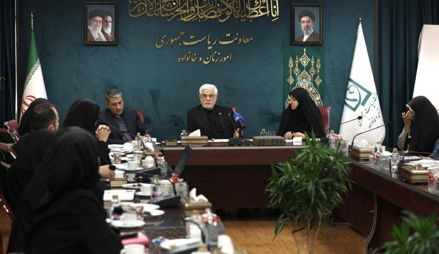 عارف: تنگه هرمز ملک مطلق ایران است