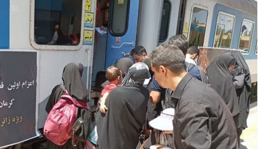افزایش ظرفیت قطارهای تهران-مشهد در آستانه مراسم تشییع رهبر شهید