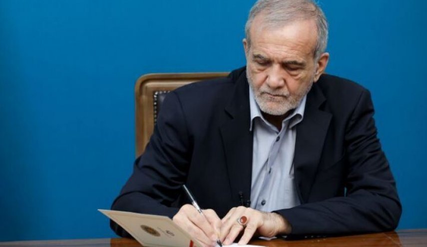رئیس جمهور از حضور سران برخی کشورها در مراسم تشییع رهبر شهید قدردانی کرد