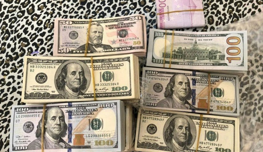 مسافر خوش خیال در تله قانون فرودگاه