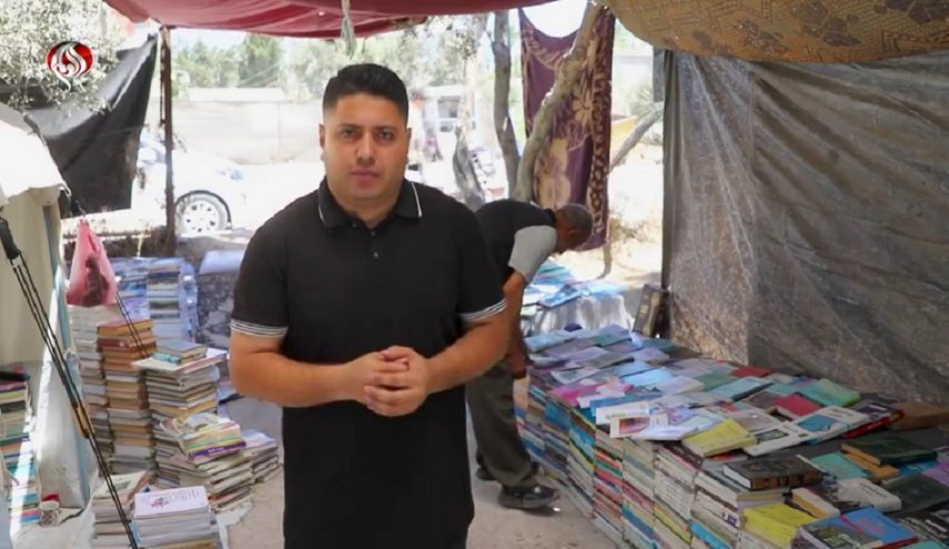 نازح غزّي يحوّل خيمة النزوح إلى منارة للمعرفة!