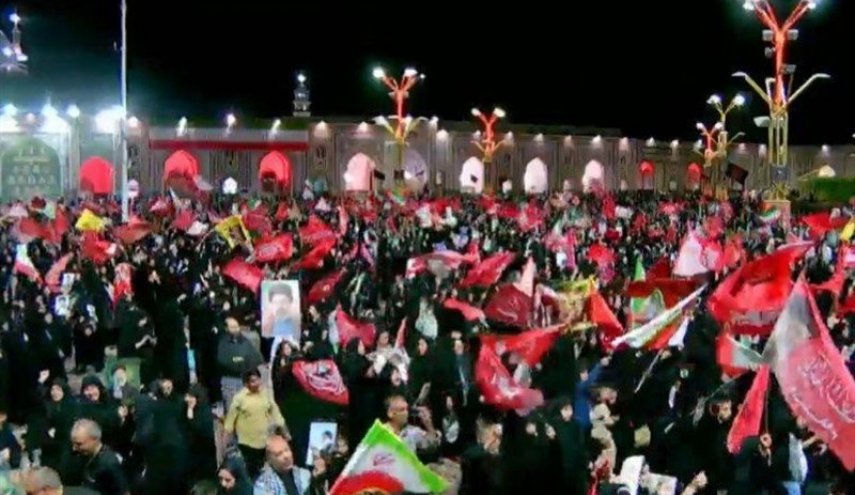 فریاد خونخواهی ‌رهبر شهید در حرم مطهر رضوی طنین‌انداز شد
