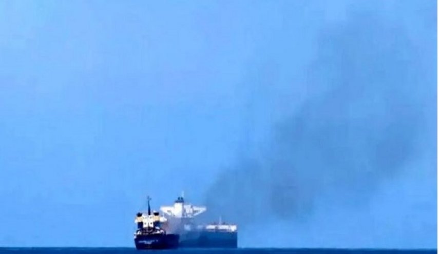 انفجار نفتکش متخلف در تنگه هرمز 