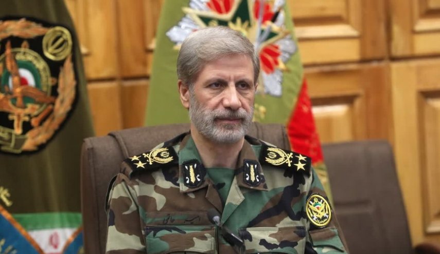 فرمانده کل ارتش: تا آخرین قطره خون از ایران دفاع می‌کنیم