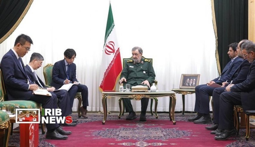 محسن رضایی: آمریکا باید جنگ را پایان دهد