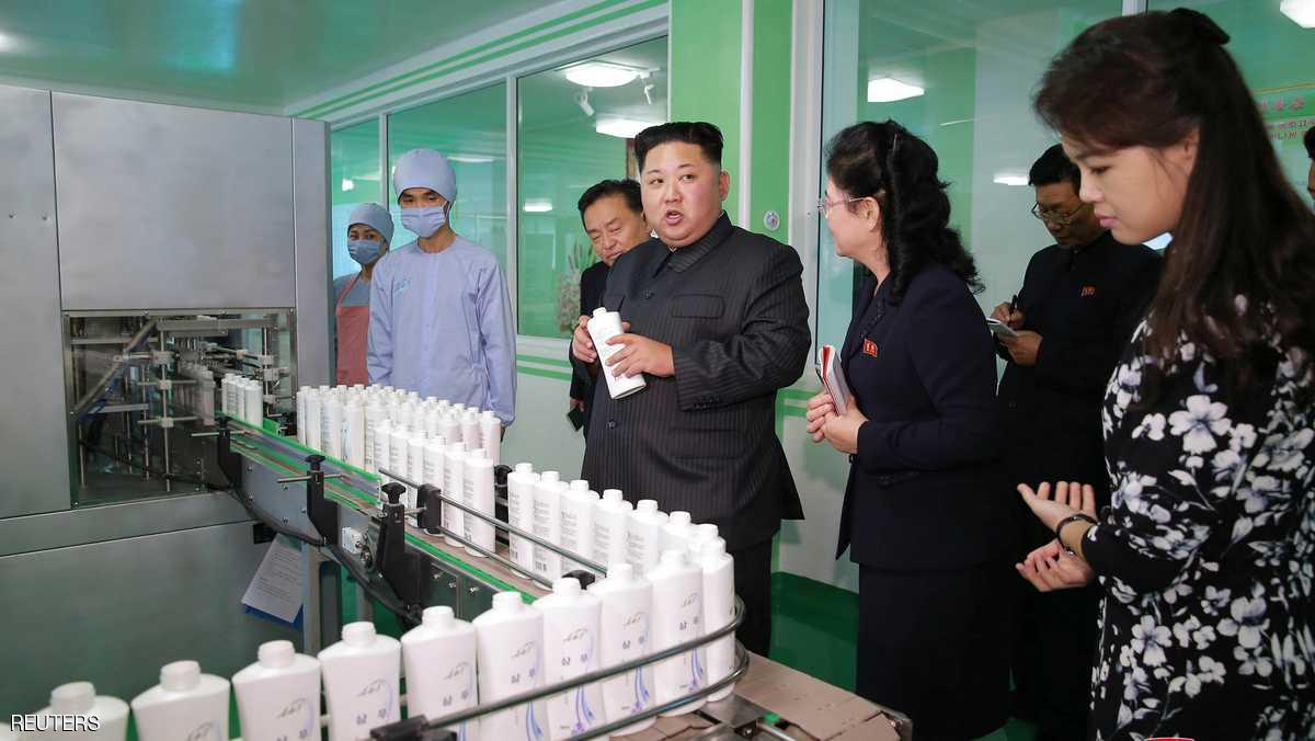 صور؛ زعيم كوريا الشمالية في "جولة أنثوية".. وظهور نادر للشريكة