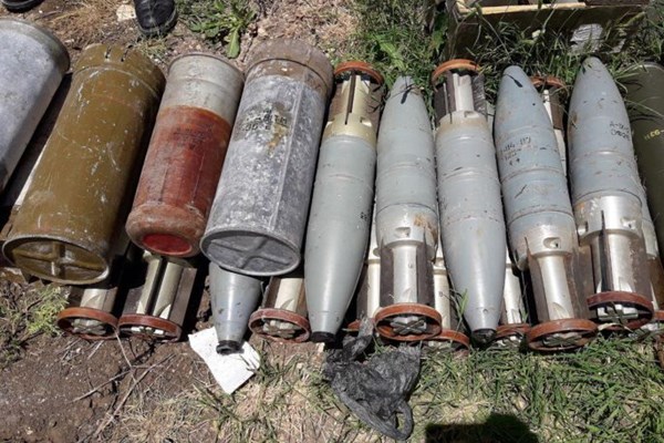 کشف خمپاره‌ها و مهمات تروریست‌ها در ریف حماه + عکس
