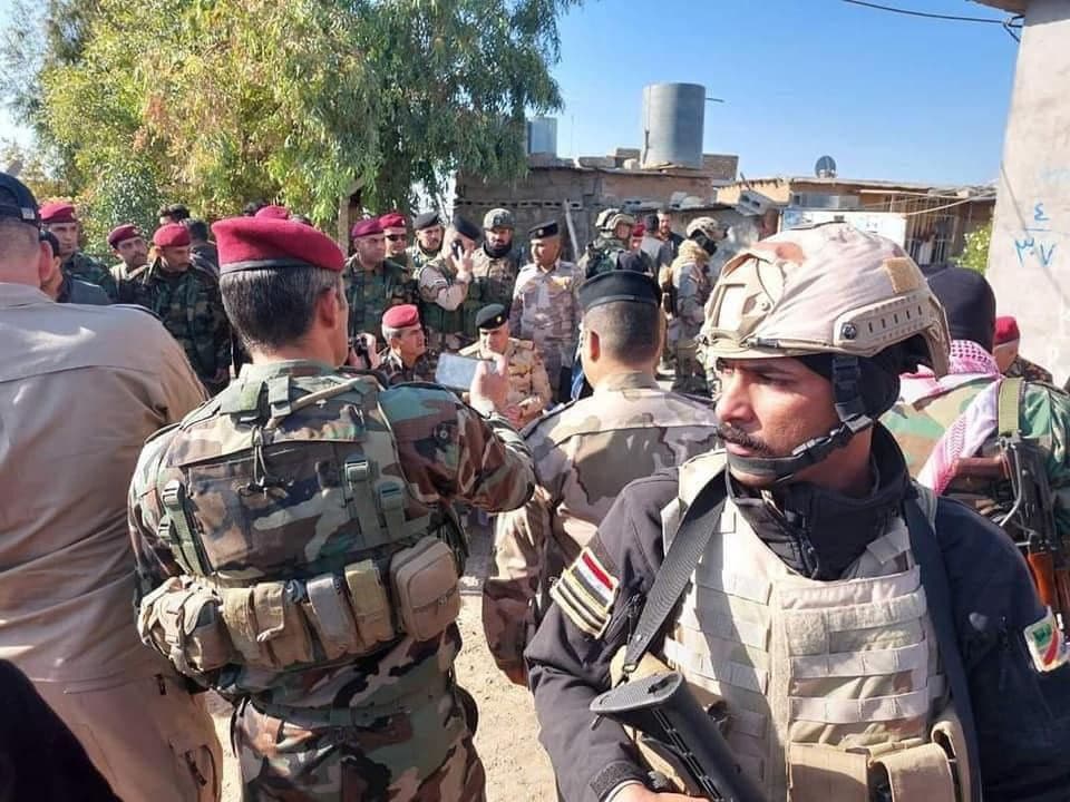 بالصور.. الجيش العراقي يمشط قرية 'الهيبان' بحثا عن ارهابيي 'داعش'
