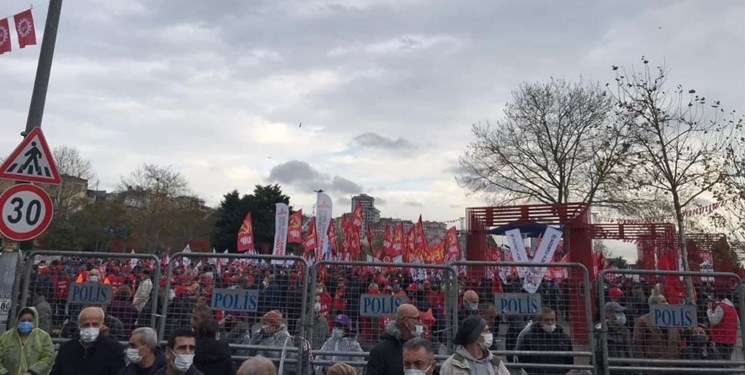 تظاهرات در استانبول در اعتراض به سیاست‌های اقتصادی اردوغان+عکس و فیلم