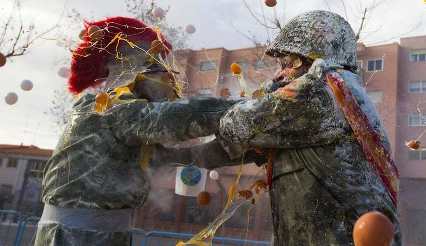 مهرجان التراشق بالبيض ويقام منذ  200 عام