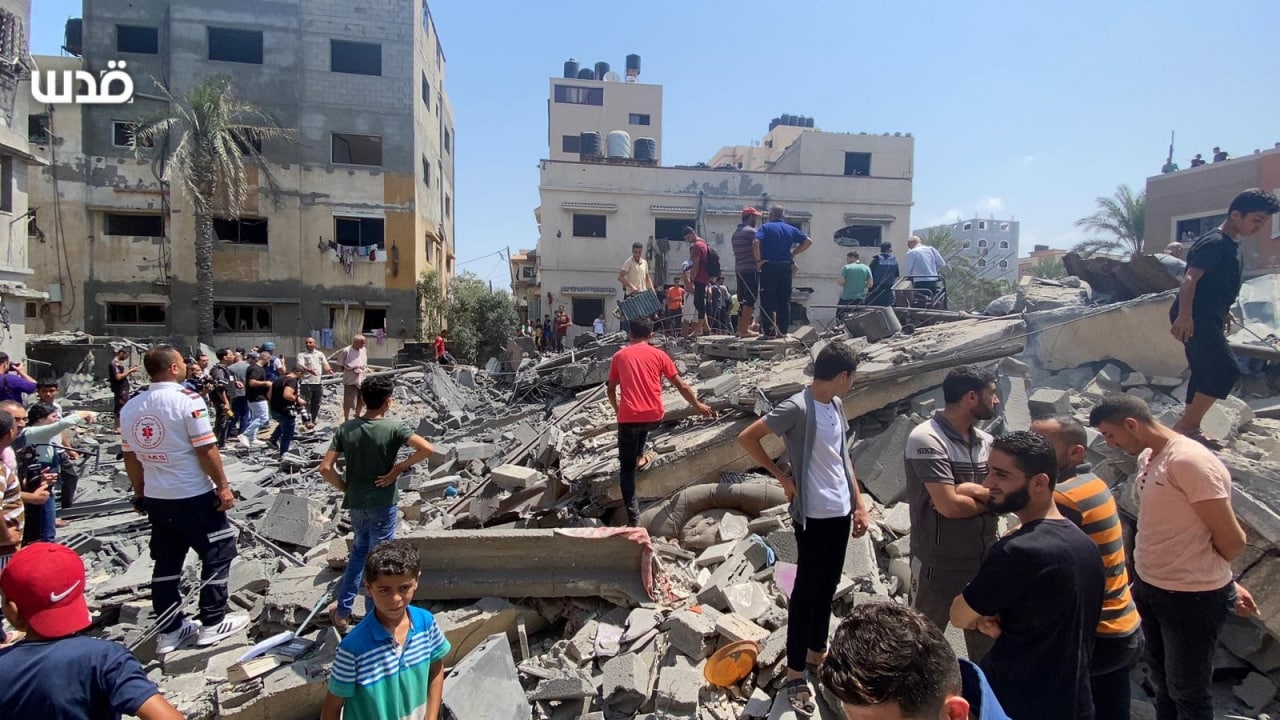 ركام منزل عائلة شملخ الذي دمرته طائرات الاحتلال جنوب مدينة غزة
