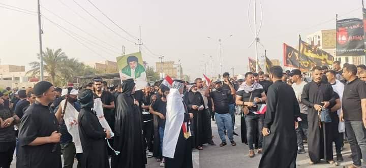 حشود من انصار التيار الصدري في الناصرية