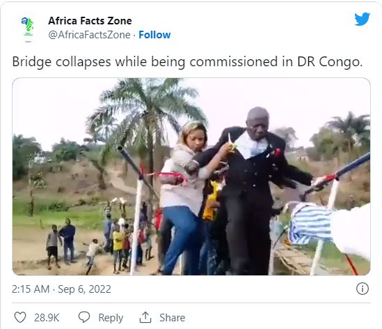شاهد انهيار جسر لحظة تدشينه في حفل رسمي لإفتتاحه بــالكونغو 