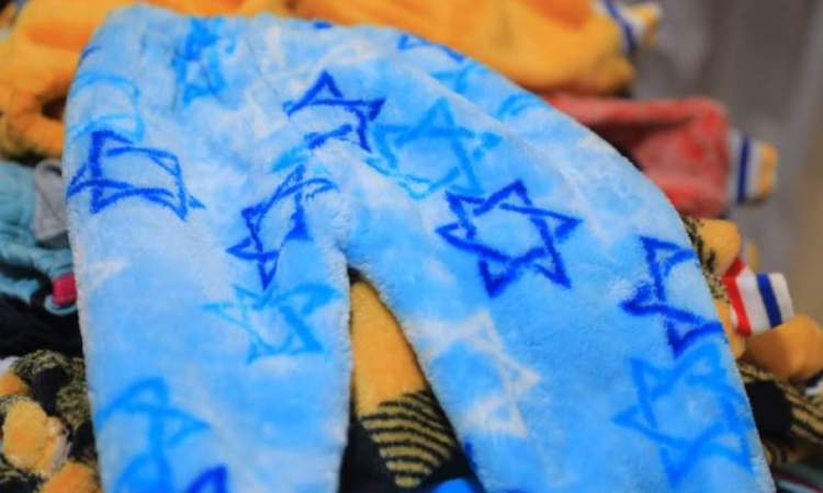بالصورة.. ضبط ملابس عليها العلم الإسرائيلي في صنعاء