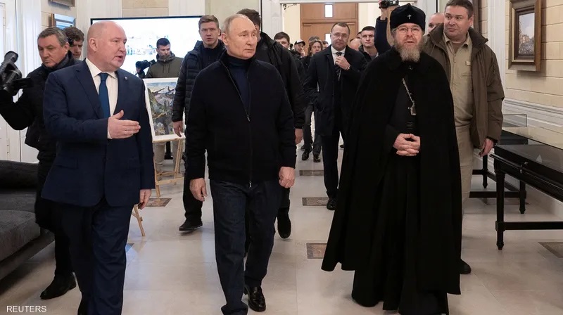 شاهد.. بوتين يزور مدينة 'ماريوبول' بأوكرانيا بسيارته تفقدا لمعالمها وسكانها - قناة العالم الاخبارية