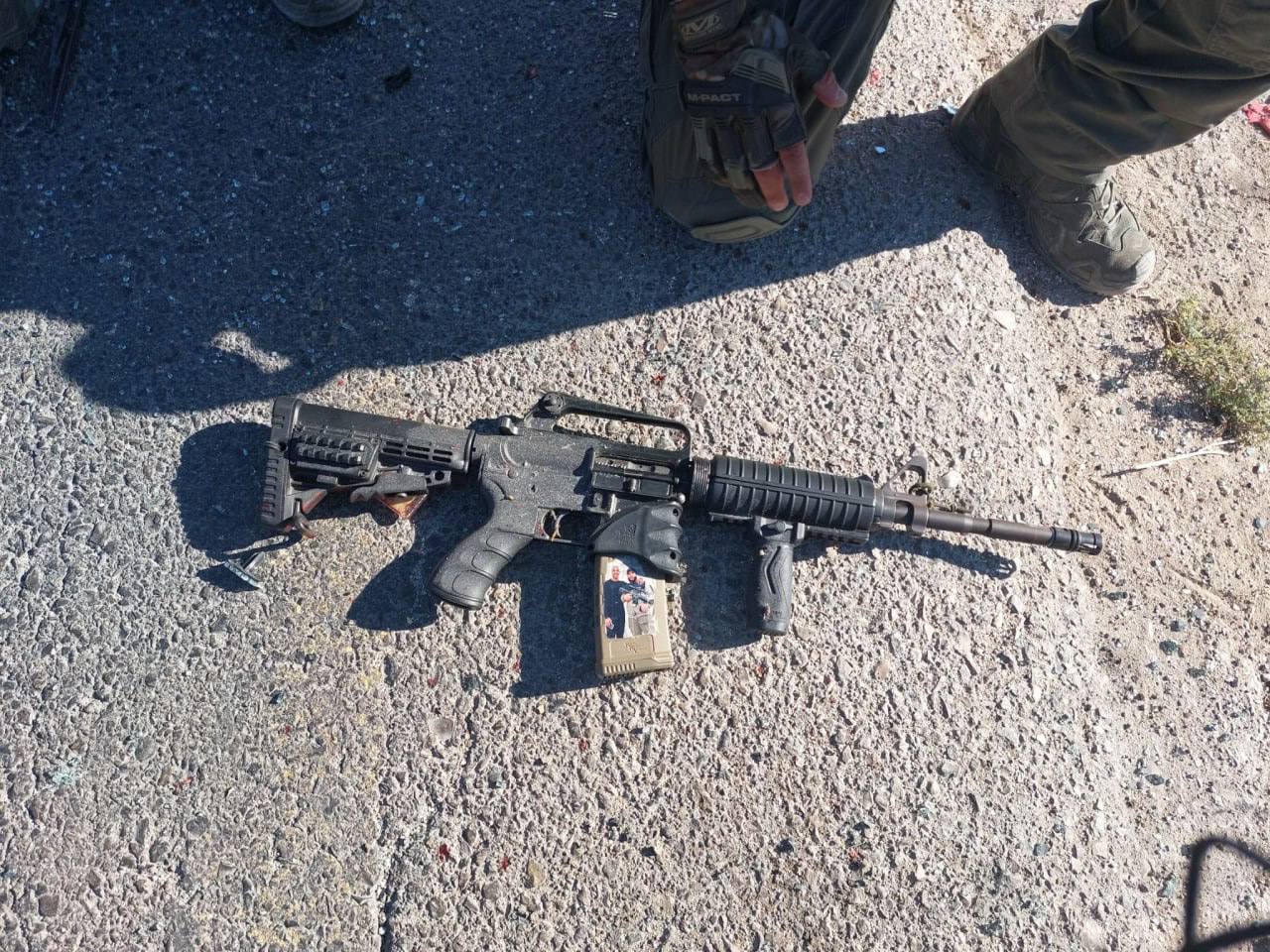 الإعلام العبري ينشر صورة سلاح أحد الشهداء الذين اغتالتهم قوة خاصة في بلدة عرابة جنوب جنين