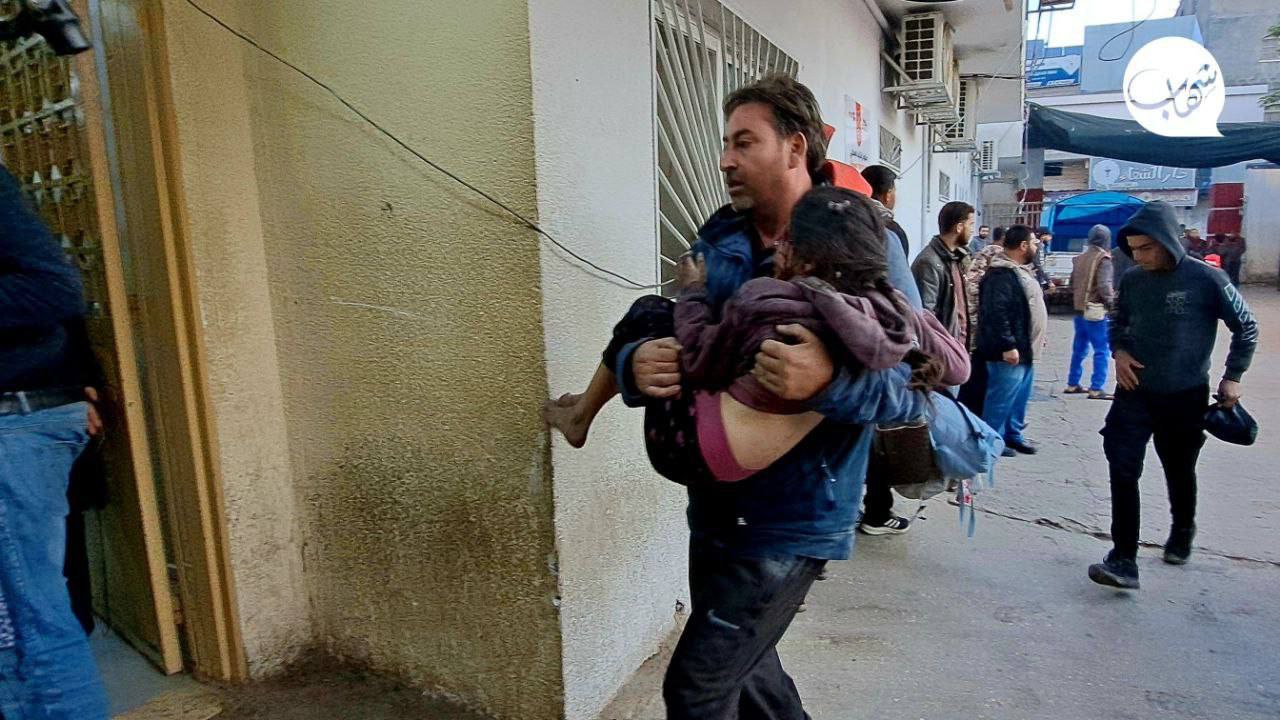 وصول عدد من الاصابات لمستشفى كمال عدوان جراء استهداف مجموعة من المواطنين في منطقة الشيماء شمال غزة