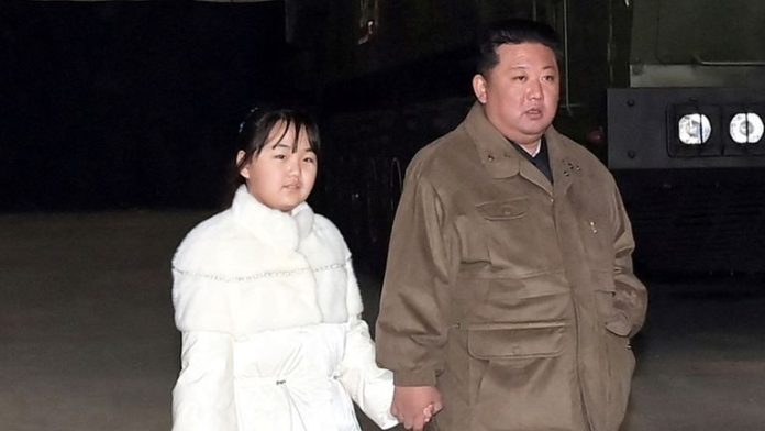 لماذا يشعر رئيس كوريا الشمالية بالحرج من إظهار إبنه علنًا!؟

