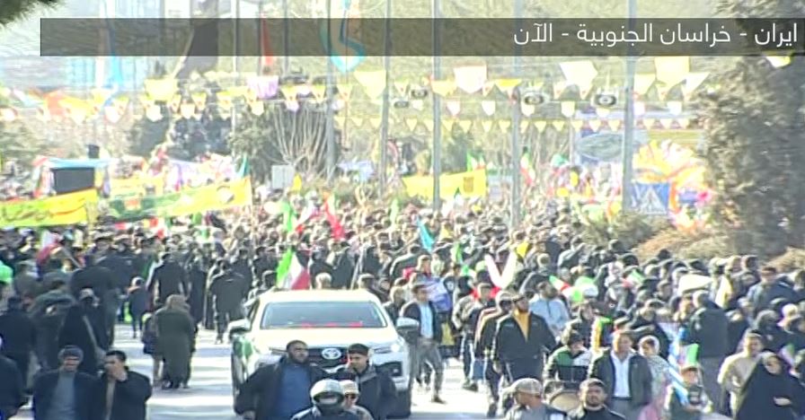 شاهد بالفيديو والصور.. مسيرات الذكرى الـ46 لانتصار الثورة الإسلامية في إيران