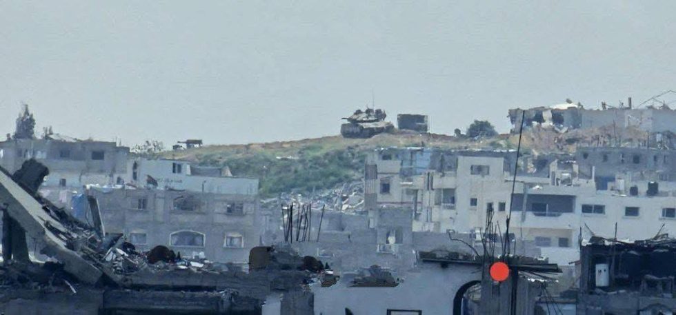 الاحتلال يوسع عدوانه البري في الشجاعية وسط قصف وأحزمة نارية كثيفة